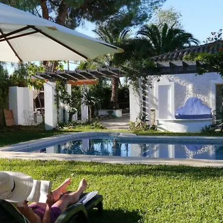 Sunny Pool & Garden In *